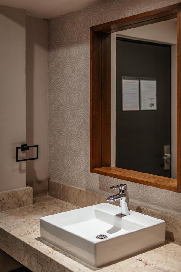 Hotel Mid Project ميريدا المظهر الخارجي الصورة